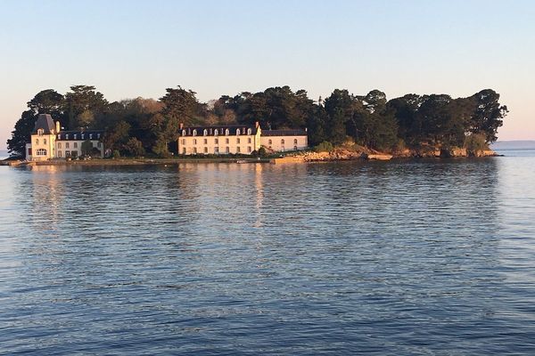 L'île Tristan est située en face de Douarnenez, dans le Finistère