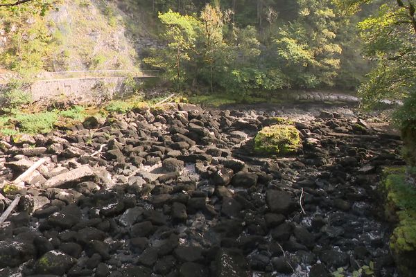 Le Saut du Doubs est à sec depuis le 5 juillet 2023