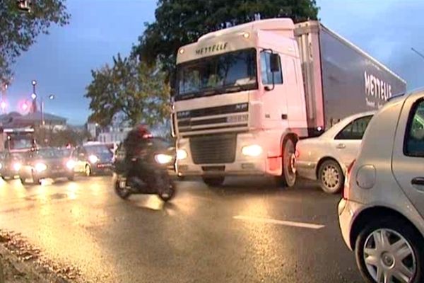 Les travaux de la place Saint-Paul à Rouen vont avoir du retard.