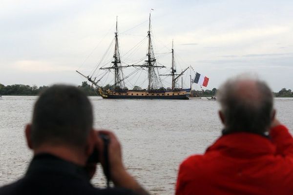 L'Hermione quitte Bordeaux