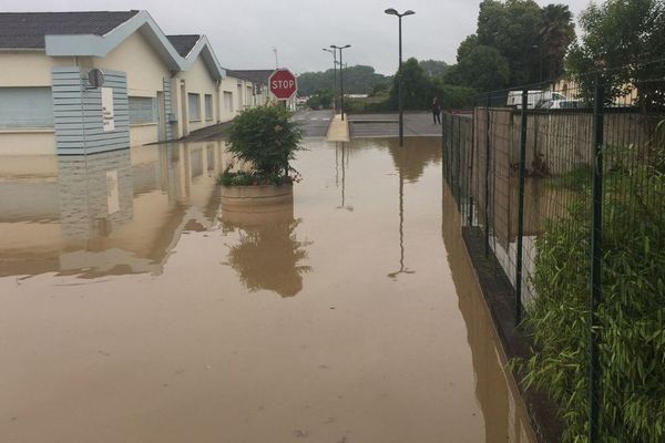 Plusieurs quartiers d'Hagetmau dans les Landes sont inondés mercredi 13 juin 2018