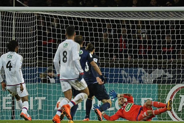 A Paris, mercredi soir au Parc des Princes (8e de finale de la Coupe de France) -  PSG-OL : premier but de Zlatan Ibrahimovic 