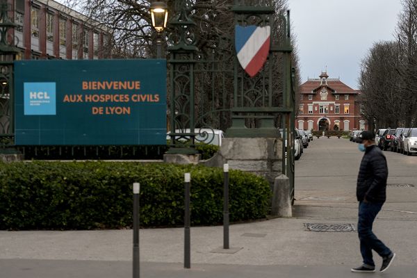 Sept établissements hospitaliers de la région Auvergne-Rhône-Alpes ont désormais recours à l’intelligence artificielle dans leurs services pour contrôler les préparations de chimiothérapies dont les Hospices Civils de Lyon