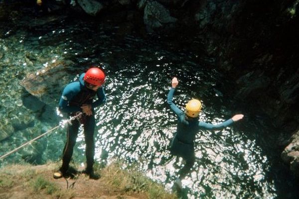 Canyoning, escalade, accrobranche... Les touristes amateurs de sensations fortes trouvent aussi leur bonheur en Ariège.