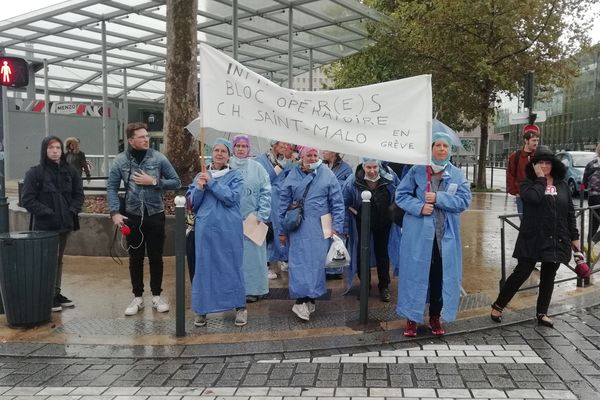 manifestation des infirmiers IBODE à Rennes