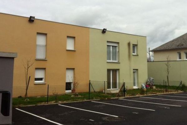 Rue Georges Claude au numéro 6 et 7, ces nouveaux bâtiments construits en 2013 subissent des infiltrations d'eau. Quartier de la Chancellerie à Bourges.