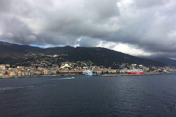 Le port de commerce de Bastia (Haute-Corse)