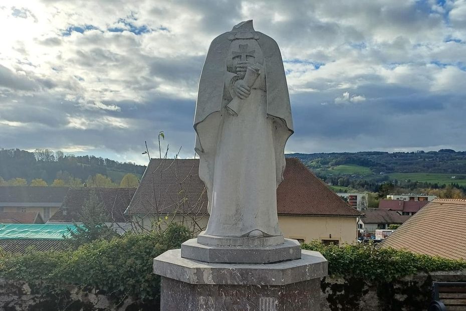 La Statue De Béatrice De Savoie Retrouvée Décapitée : "C'est Plus Qu'un ...