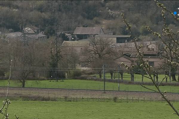 Habituellement, il y a 275 TGV par jour qui passent sur cette voie