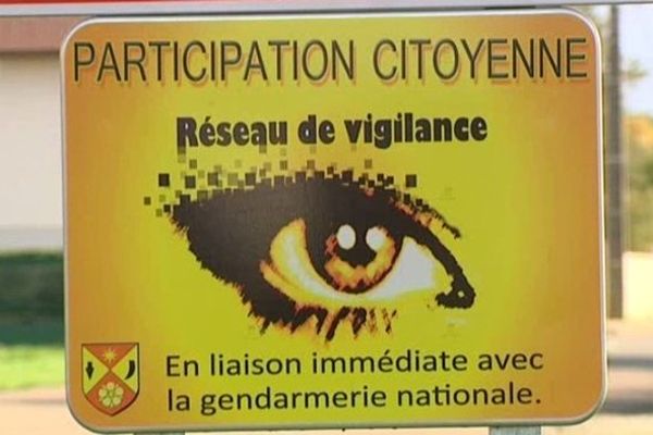 Une convention de "participation citoyenne" sera signée à Genlis, en Côte d'Or, mardi 22 octobre 2013. Ce dispositif passé entre la municipalité, la préfecture et la gendarmerie a pour but de lutter contre les cambriolages.