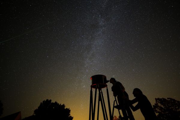 Jusqu'aux alentours du 10 novembre la Terre traverse l'orbite de la comète de Halley. Une promesse de pluie d'étoiles filantes.