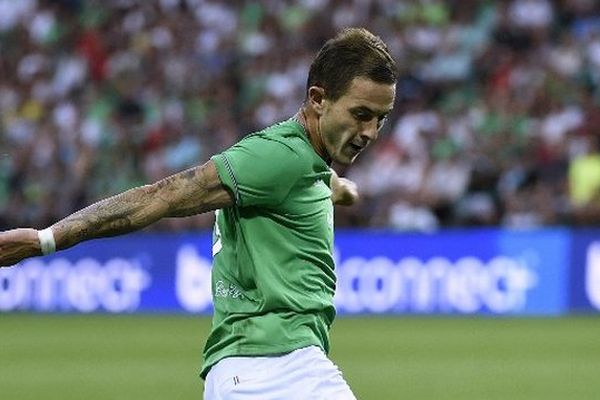 Nolan Roux (Saint-Etienne). L'ancien joueur du LOSC a assommé un ramasseur de balles.