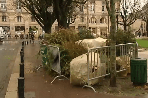 Des containers ou espaces dédiés sont disposés dans les centres-villes