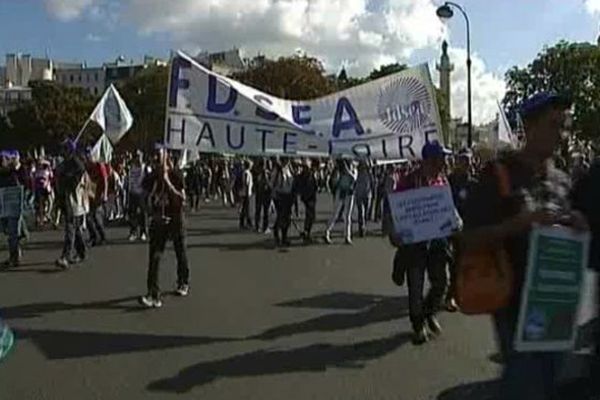 Les premiers agriculteurs arrivent sur Paris vers 10h30 avant de se rassembler place de la Nation.