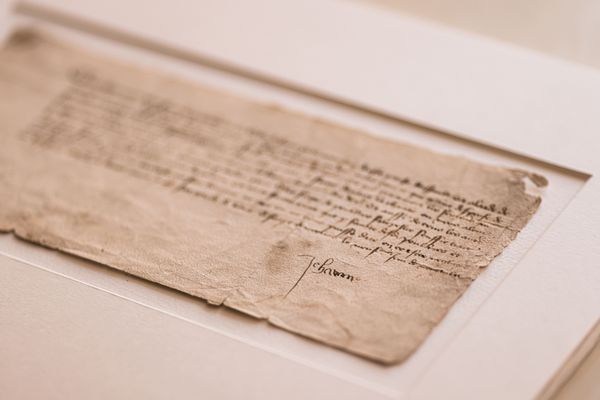 Une lettre de Jeanne d'Arc, conservée aux archives municipales de Riom, va être prêtée au British Library.