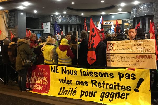 Samedi 18 janvier, les manifestants avaient empêché le tenue des épreuves de contrôle continu du bac au lycée Blaise-Pascal de Clermont-Ferrand