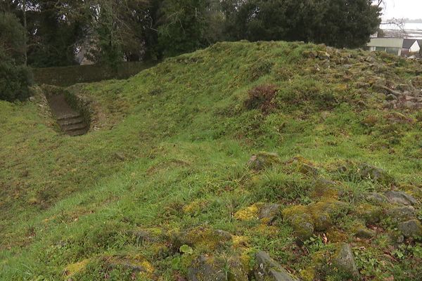 Le tumulus de Mané-er-Hröeck, à Locmariaquer, a été érigé au néolithique, il y a 7.000 ans