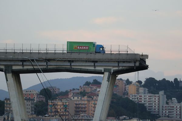 La coupure de l'A10 à Gênes a de lourdes conséquences économiques, notamment sur les entreprises de transports routiers.