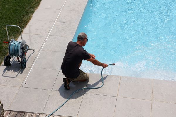 Dans les Pyrénées-Orientales, il reste interdit de remplir sa piscine au moins jusqu'au 31 juillet 2024.