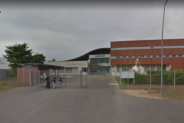 Le 13 septembre dernier, le maire de Chambly dans l'Oise avait interdit l'usage de pesticides aux abords du collège Jacques Prévert.