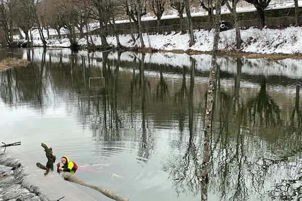 Un corps a été découvert ce 24 décembre à Pontarlier, dans la rivière le Doubs.