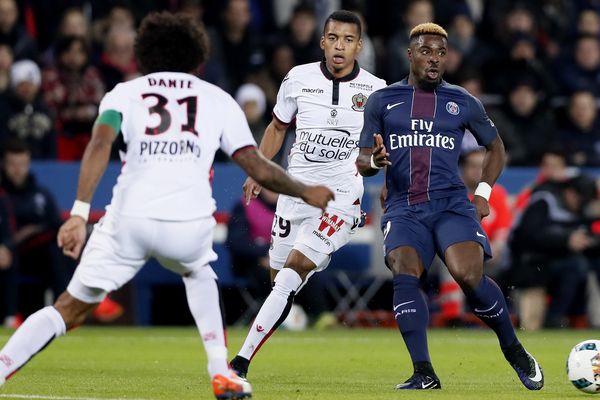 Dalbert (ici au centre) s'est blessé dimanche lors de PSG-Nice (2-2) dans un choc avec le Parisien Serge Aurier.