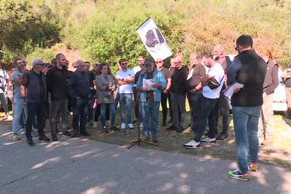 Une centaine de personnes s'est réunie samedi 15 octobre au Mandriolu, sur la commune de Sarrola-Carcopino.