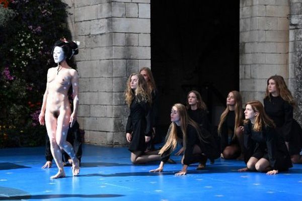 Festival d'Avignon :  Angélica Liddell présente "Que ferai-je, moi, de cette épée?"