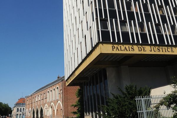 Le palais de justice de Douai