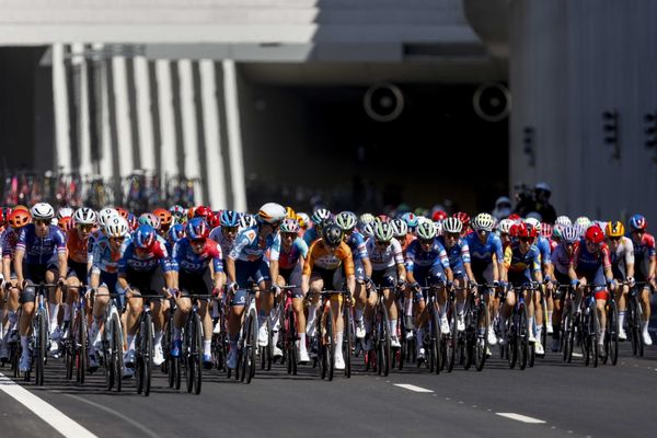 La première étape du tour de france féminin relie Rotterdam à La Haye aux Pays-Bas