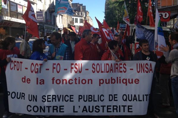 Manifestation dans les rues de Pau ce matin