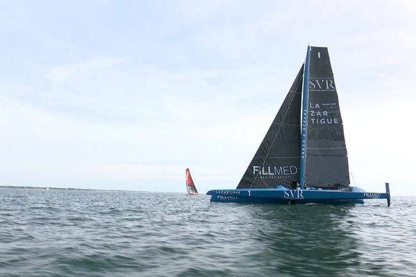 Le maxi-trimaran SVR Lazartigue skippé par François Gabart, de retour sur l'eau en août 2024 après 7 mois de chantier à Concarneau.