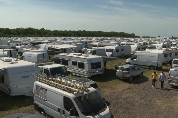 A Nevoy, un rassemblement évangélique rassemble près de 40 000 personnes.