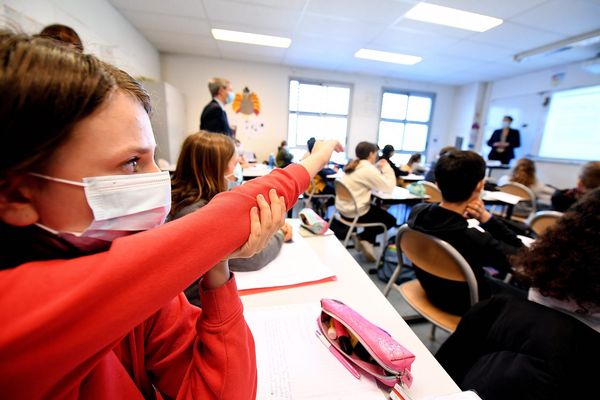 Illustration. Les collégiens de l'académie de Corse ont effectué leur rentrée en présentiel ce lundi 3 mai après près de 4 semaines d'absence.