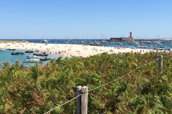 L'Archipel des Glénan, au large de Concarneau dans le Finistère le 12 juillet 2020 (Iles Saint-Nicolas et Fort Cigogne)