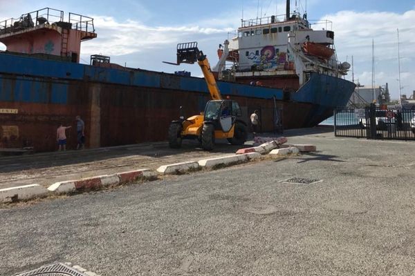 Le cargo Rio Tagus, amarré dans le port de Sète depuis 2010. - Sète (Hérault) - 21 juin 2021.