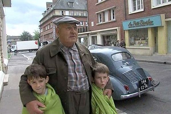 Lors du tournage du film "Populaire" à Lisieux en octobre 2011