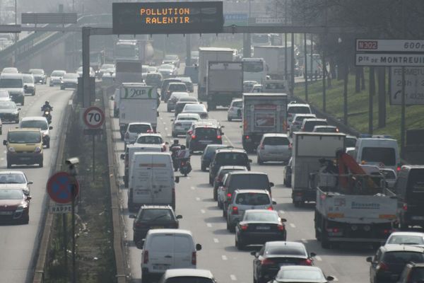 Circulation à Paris le 18 mars 2015 pendant le pic de pollution 