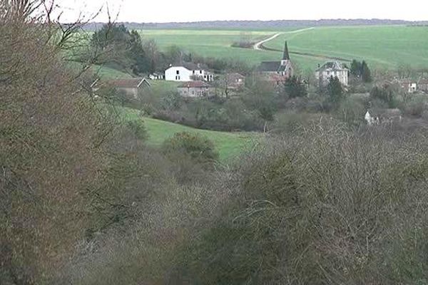 Baulny, 16 habitants. Verdun est à trois quarts d'heure de route.