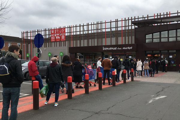 Pour sauver les petits commerces, Daniel Fasquelle, député LR du Pas-de-Calais, avait proposé de taxer les grandes surfaces et les plateformes en ligne pour venir en aide aux petits commerces des centre-villes pendant cette période de confinement liée au coronavirus.