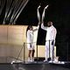 Marie-José Pérec et Teddy Riner allumant la flamme des Jeux de Paris 2024.