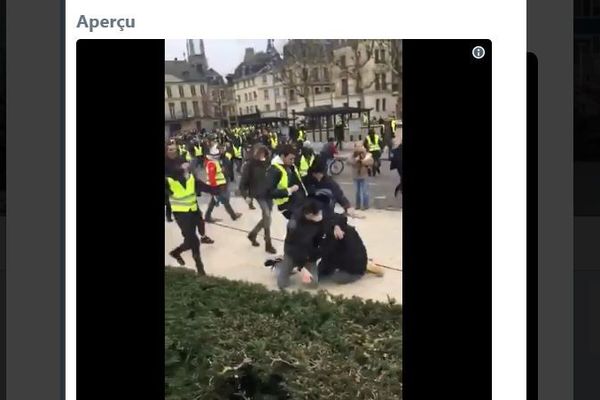 Le 12 janvier 2019, une équipe de journalistes de LCI a été agressé lors d'une manifestation des gilets jaunes à Rouen.