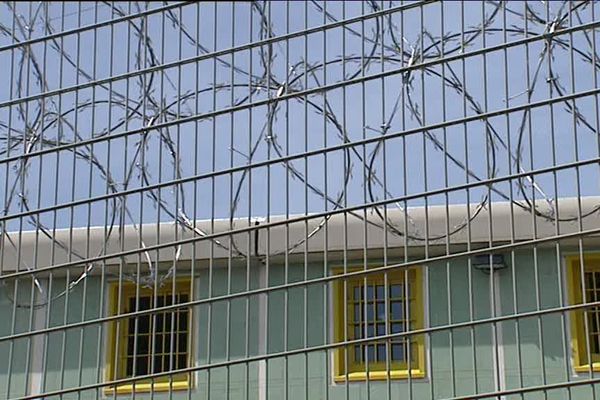 La maison d'arrêt de Grasse a des murs en carton selon FO Pénitentiaire.