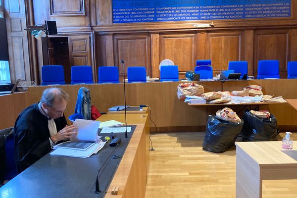 Camille Anguenot jugée devant les assises encourt 30 ans de réclusion.