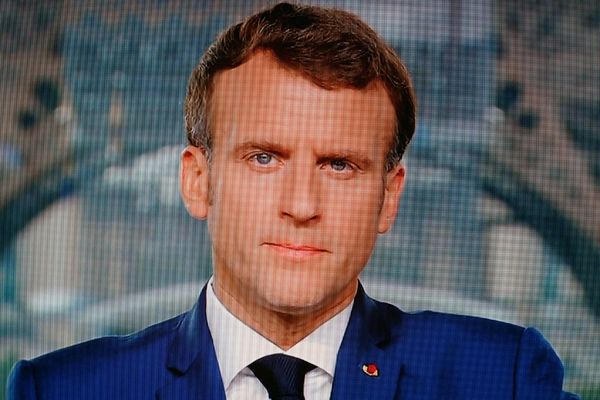 La vaccination est rendue obligatoire "sans attendre" pour les personnels soignants des établissements de santé, a annoncé Emmanuel Macron ce lundi 12 juillet. 