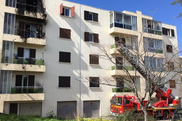 08/03/16 - Un incendie s'est déclaré mardi en fin de matinée dans un appartement à Biguglia (Haute-Corse)