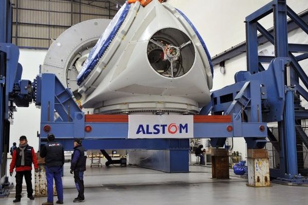 Alstom produit déjà des prototypes d'éoliennes off-shore dans son usine de Saint-Nazaire en Loire-Atlantique, et développe le projet Sea Reed avec la DCNS pour construire des plate-formes flottantes semi-submersibles