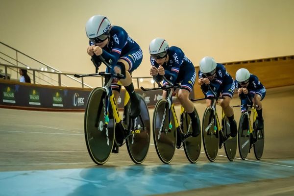 La Calvadosienne Léonie Mahieu, au premier plan, a décroché le titre de championne du monde junior de poursuite par équipe en Colombie.