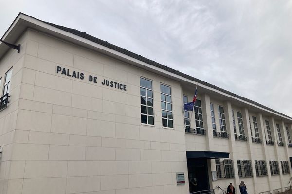 Le palais de justice de Coutances (Manche)