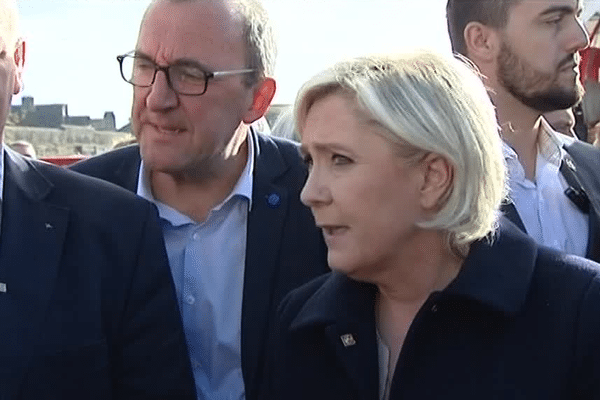 Marine Le Pen a évoqué la thématique de l'insécurité lors de sa venue à Concarneau le 31 mars 2017.